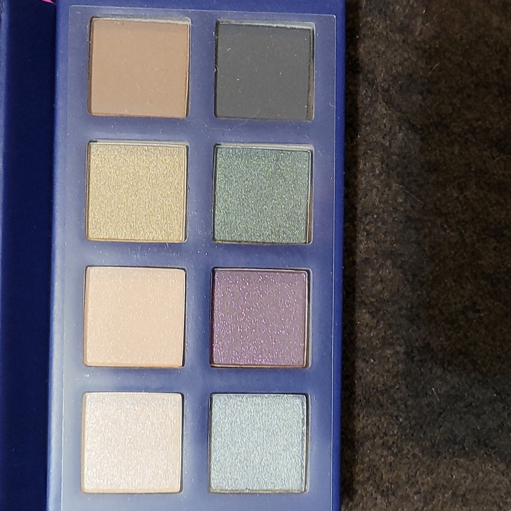 Avon eyeshadow palette